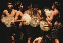 Pertunjukan Angon Angin Dalam Parade Teater Jatim 2025 IMG 20251025 121813